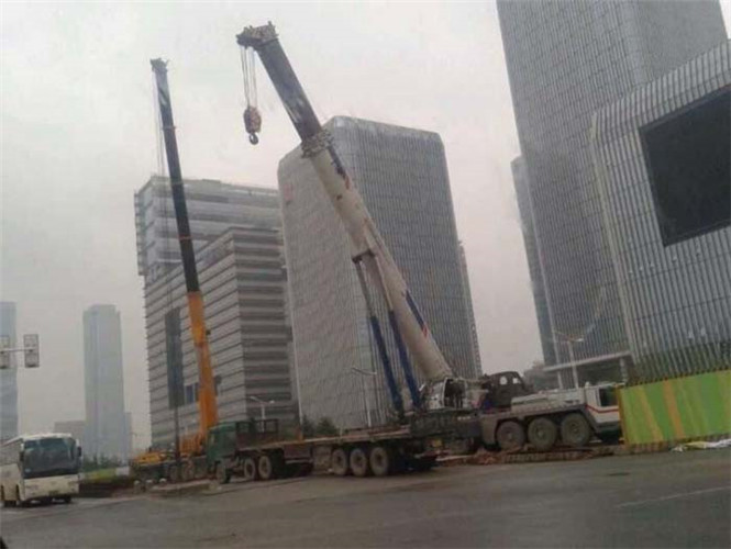 鹤庆县25吨吊车能吊多重设备？